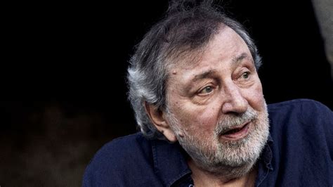 non mi fate incazzare comprate i gucci|Francesco Guccini .